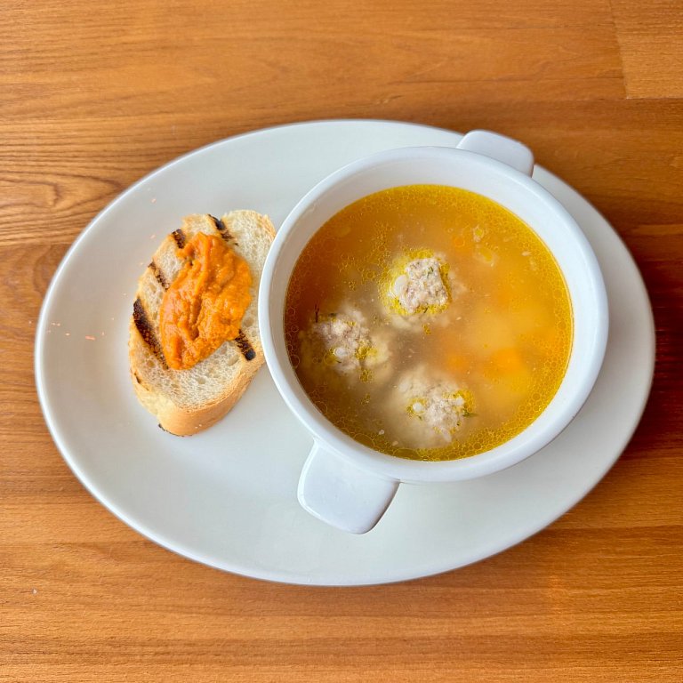 Б суп с мясными фрикадельками